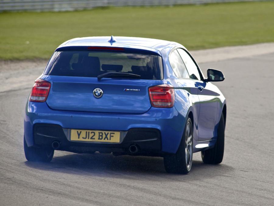  BMW M135i 3-Door 2012 года  (UK) (фото 7 из 11)